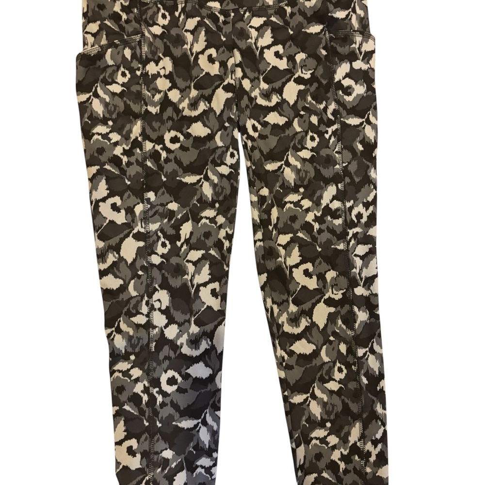 Chico's Zenergy Leggings Small (4/6) Black Gray Abstract Print Stretchy Pockets - Picture 5 of 13